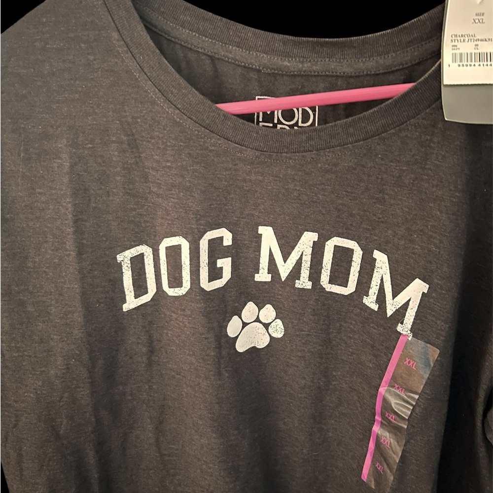 NWT Dog Mom Tee Shirt 🐾 - Picture 2 of 3